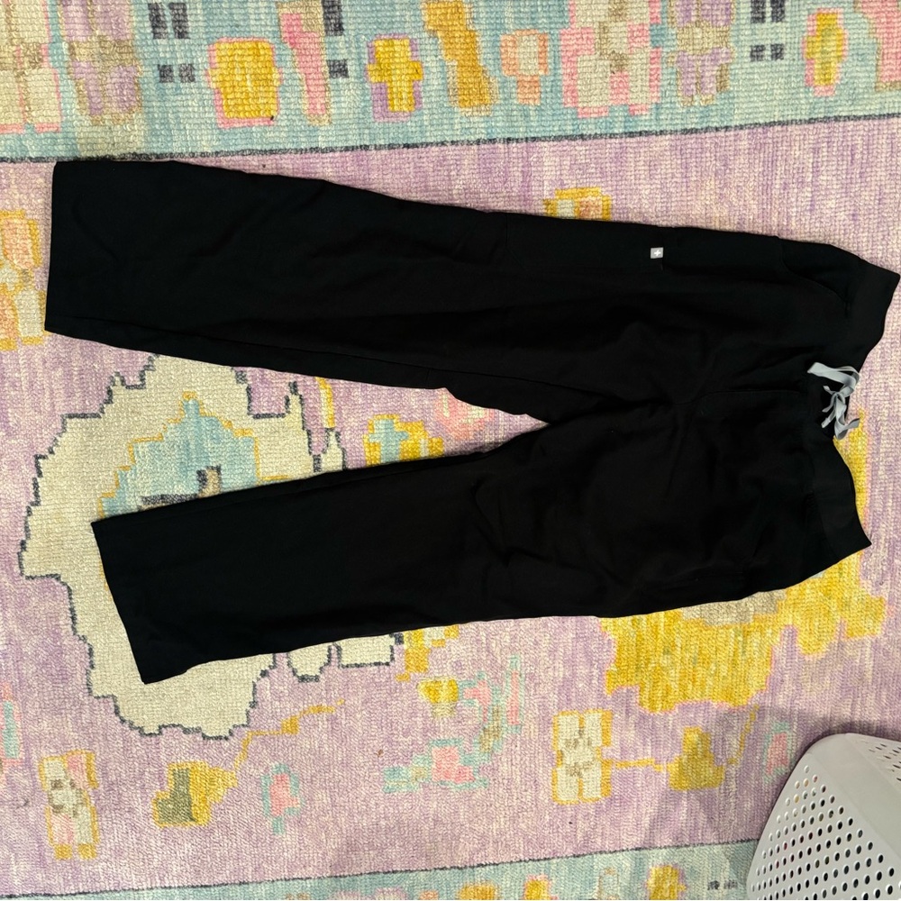 Figs women’s straight leg pants